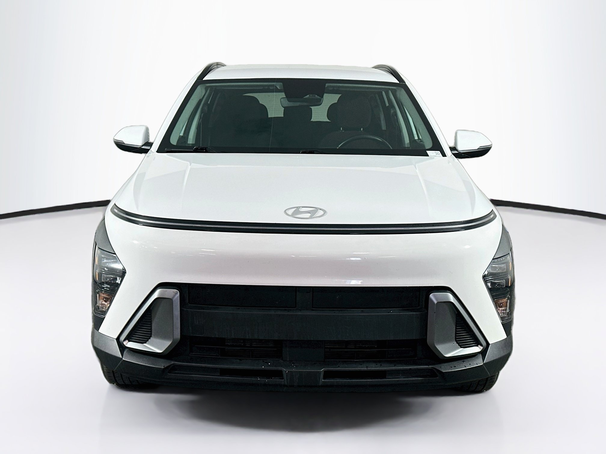 Used 2025 Hyundai Kona SEL FWD image 2