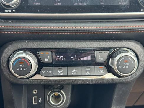 Used 2019 Nissan Kicks SR w/ SR Premium Package FWD image 24