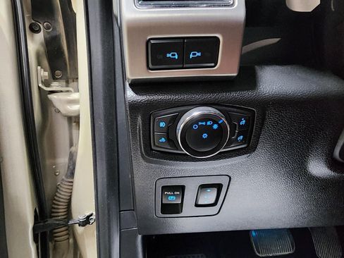 Used 2018 Ford F150 Platinum image 18