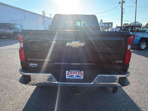 Used 2022 Chevrolet Silverado 2500 LTZ w/ LTZ Premium Package AWD/4WD image 10