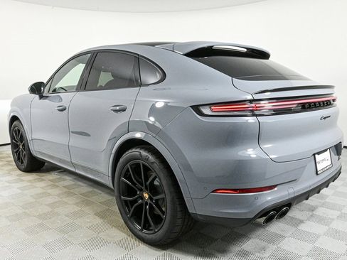 New 2025 Porsche Cayenne Coupe image 3