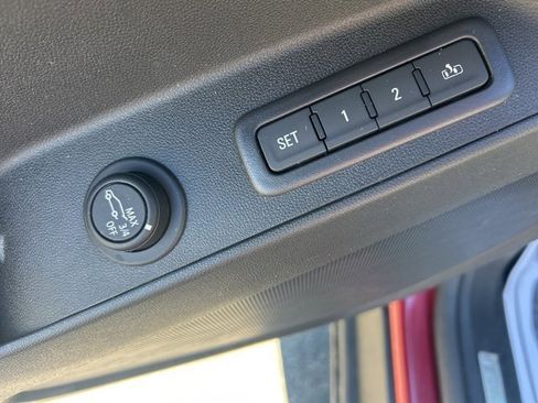 Used 2019 Chevrolet Equinox Premier image 13