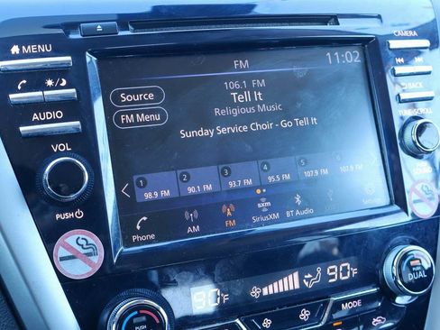 Used 2023 Nissan Murano SV image 3