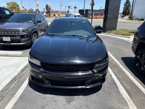 Used 2022 Dodge Charger SXT RWD image 19