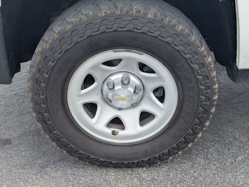 Used 2018 Chevrolet Silverado 1500 W/T w/ Trailering Package AWD/4WD image 13