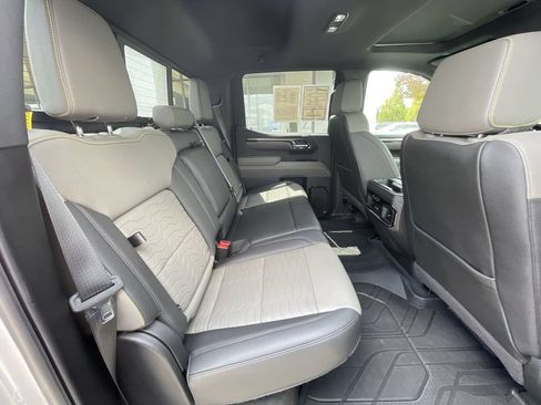 Used 2022 Chevrolet Silverado 1500 ZR2 w/ Technology Package AWD/4WD image 27