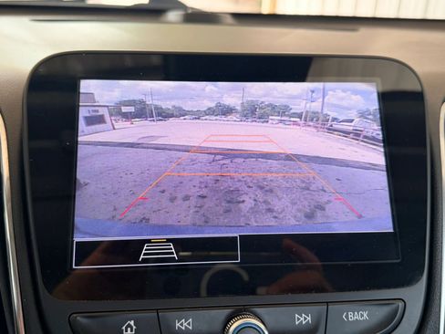 Used 2021 Chevrolet Malibu LT FWD image 14