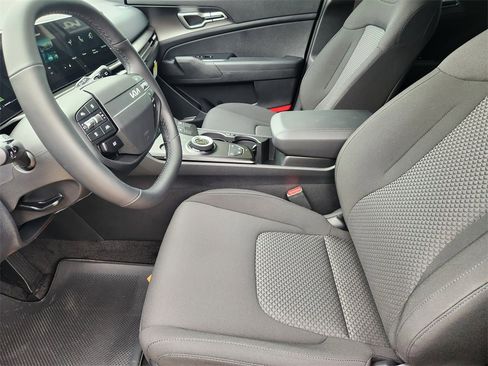 New 2026 Kia Sportage S image 9