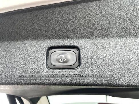 Used 2019 Ford Explorer Platinum AWD/4WD image 16