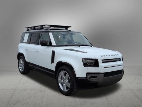 Used 2025 Land Rover Defender 110 X-Dynamic SE image 8