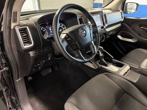 Used 2024 Nissan Frontier SV image 19