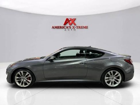 Used 2015 Hyundai Genesis 3.8 RWD image 2
