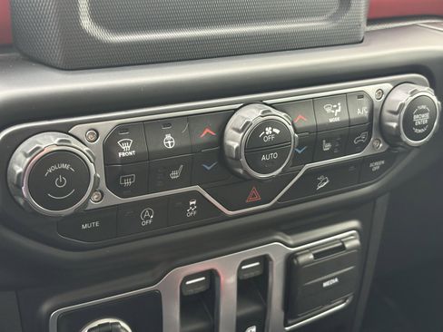 Used 2020 Jeep Wrangler Rubicon w/ Steel Bumper Group image 21