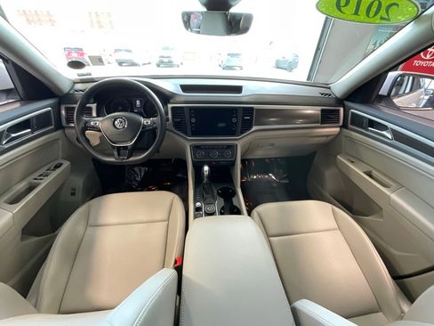 Used 2019 Volkswagen Atlas SE w/ Panoramic Sunroof Package image 7