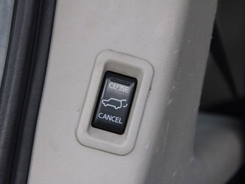 Used 2013 Nissan Armada Platinum image 12