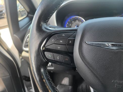 Used 2019 Chrysler Pacifica Touring-L w/ S Appearance Package image 23