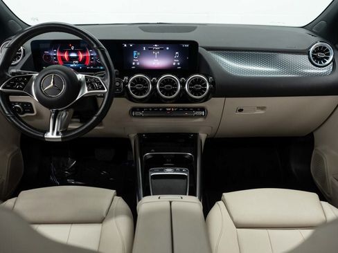 Used 2025 Mercedes-Benz GLA 250 4MATIC w/ Winter Package image 9