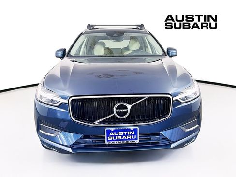 Used 2019 Volvo XC60 T5 Momentum w/ Multimedia Package AWD/4WD image 2