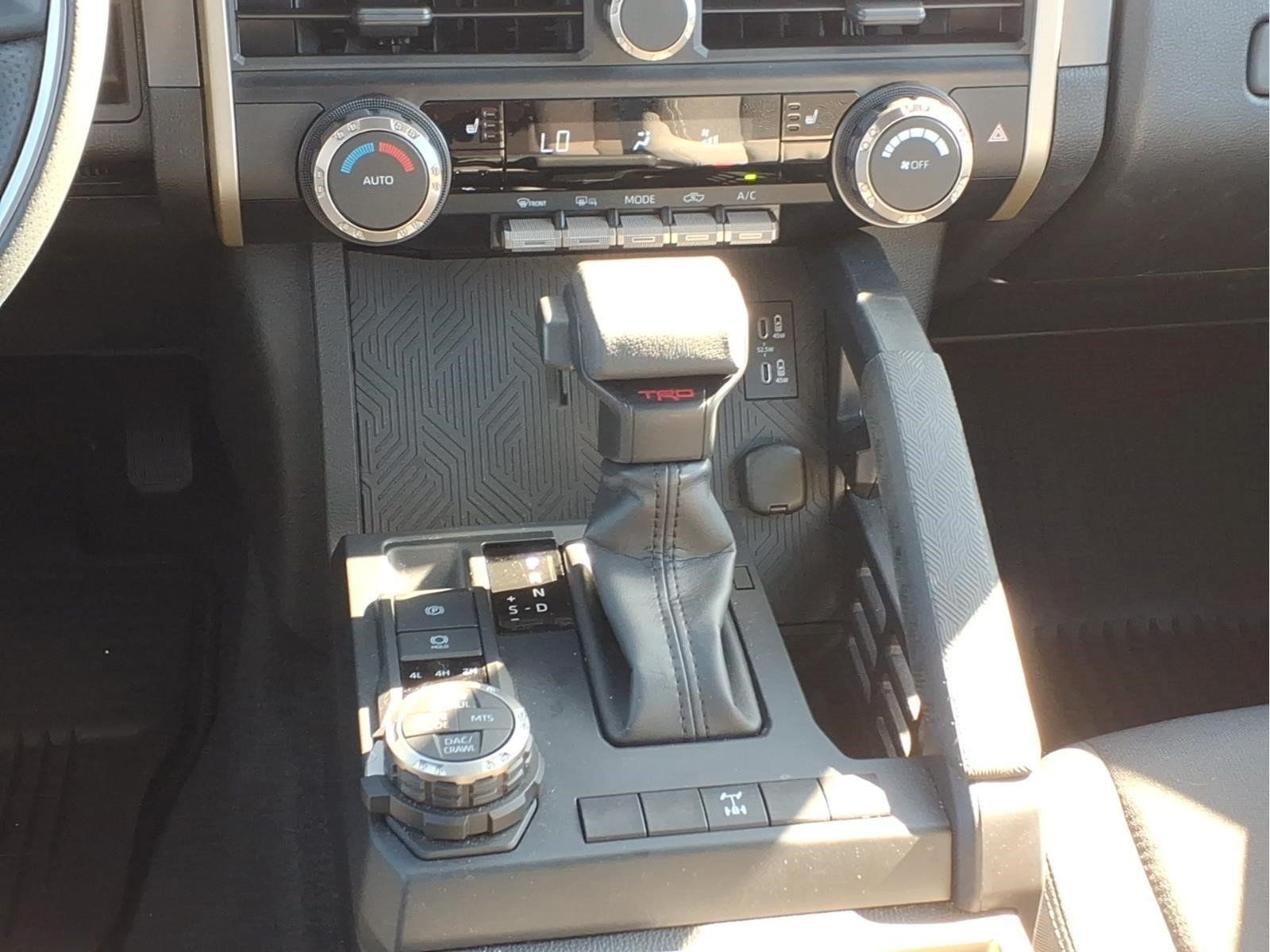Used 2025 Toyota Tacoma TRD Off-Road AWD/4WD image 15