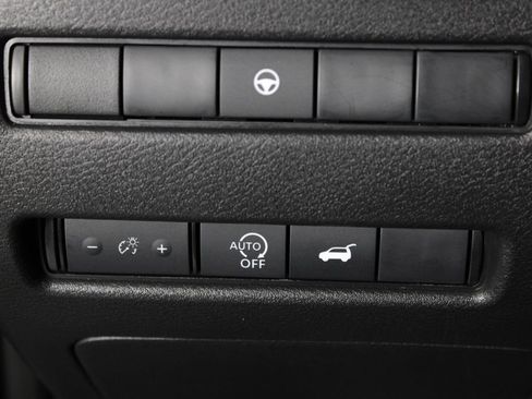 Certified 2026 Nissan Rogue SL FWD image 25