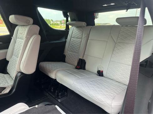 Used 2026 Cadillac Escalade Platinum Sport w/ LPO, ONYX Package AWD/4WD image 10