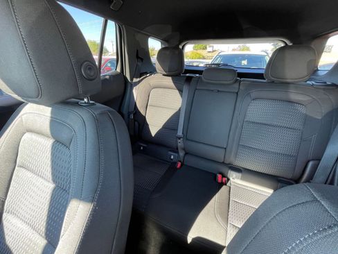 Used 2025 Chevrolet Equinox LT image 38