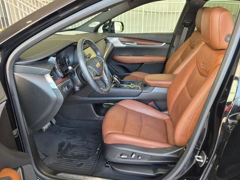 Used 2023 Cadillac XT5 Premium Luxury AWD/4WD image 16