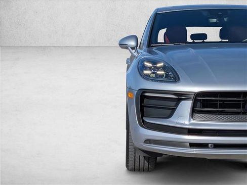 Used 2025 Porsche Macan Turbo image 12