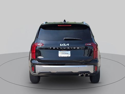 Used 2025 Kia Telluride S FWD image 4