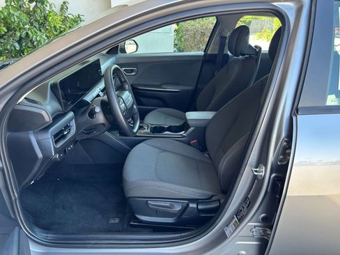 Used 2025 Kia K4 FWD image 27