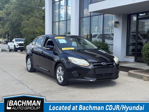 Used 2014 Ford Focus SE FWD image 1