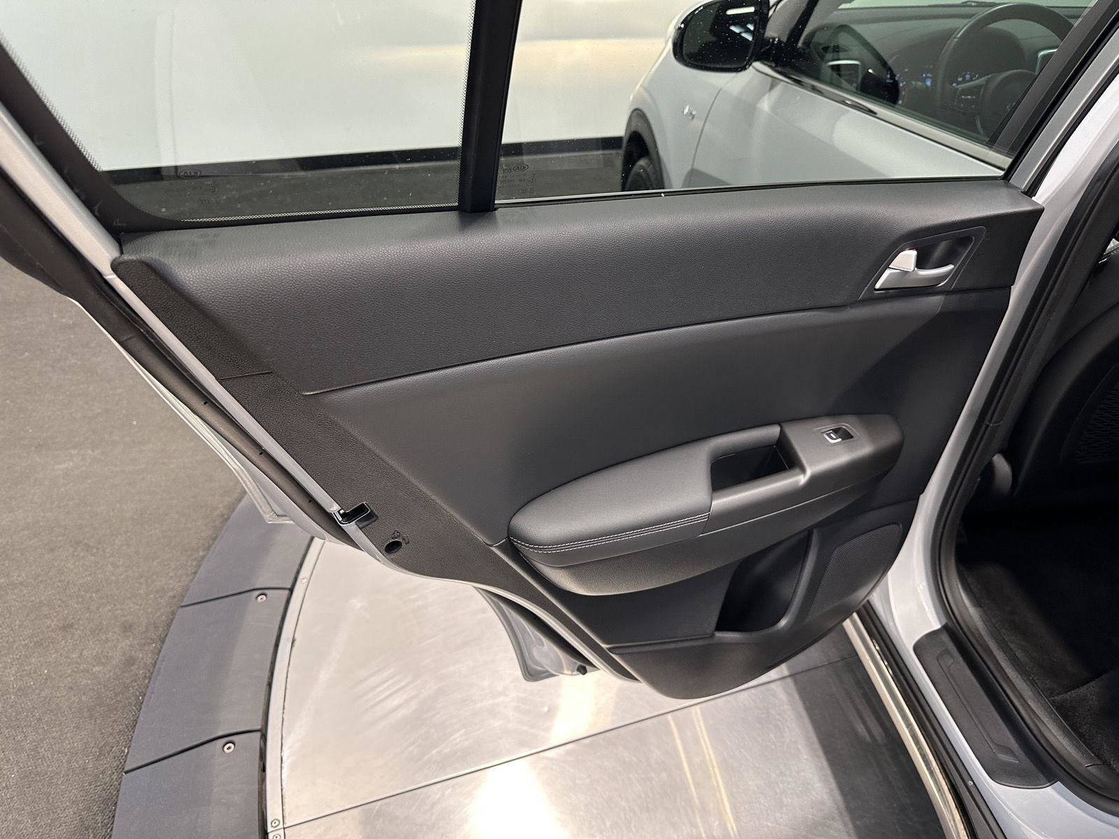 Used 2020 Kia Sportage S w/ S Sunroof Package AWD/4WD image 26