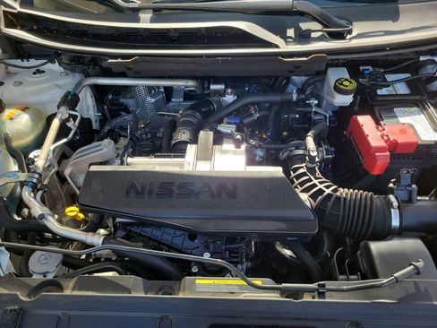 Used 2024 Nissan Rogue S image 5