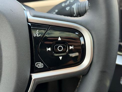 Certified 2026 Volvo XC90 B6 Plus AWD/4WD image 18