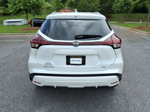 Used 2023 Nissan Kicks SV FWD image 6