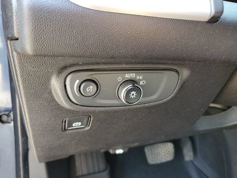 Used 2019 GMC Terrain SLE w/ Driver Convenience Package AWD/4WD image 17