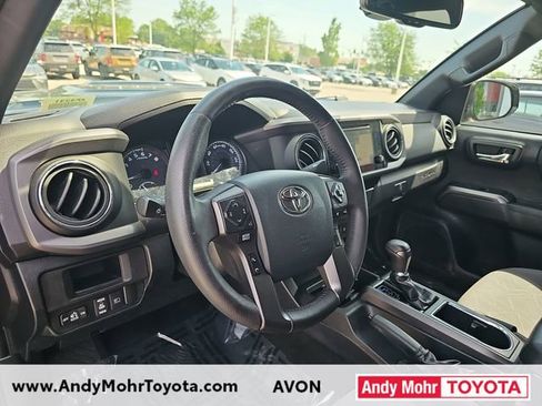 Used 2019 Toyota Tacoma TRD Sport AWD/4WD image 9