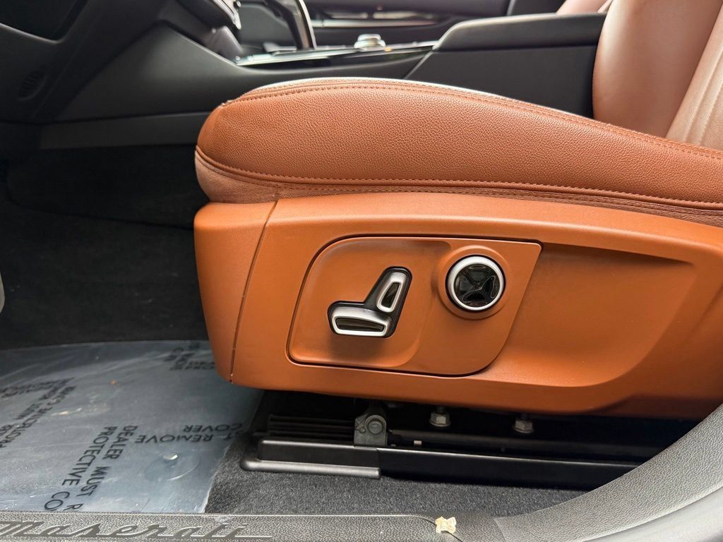 Used 2022 Maserati Levante GT AWD/4WD image 27