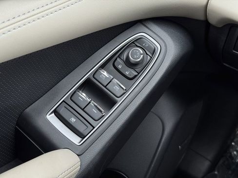 Used 2024 Subaru Ascent Limited w/ Technology Package image 32