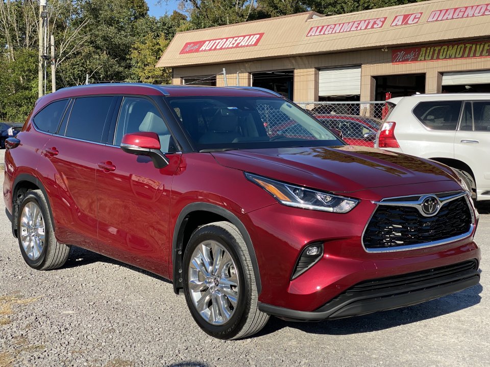 Used 2025 Toyota Highlander Limited AWD/4WD image 2
