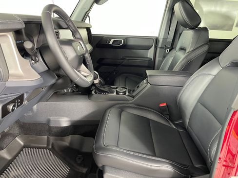 New 2026 Ford Bronco Outer Banks w/ Sasquatch Package AWD/4WD image 2