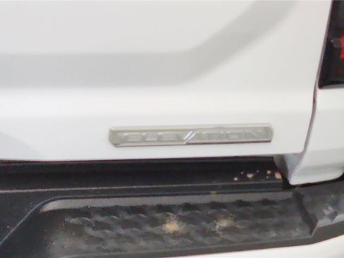 Used 2024 GMC Canyon Elevation image 30