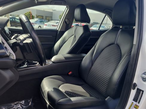 Used 2024 Toyota Camry SE image 18