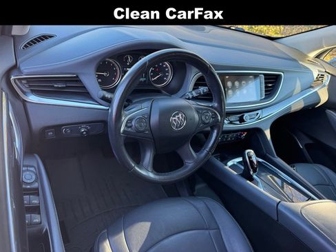 Used 2019 Buick Enclave Essence image 3