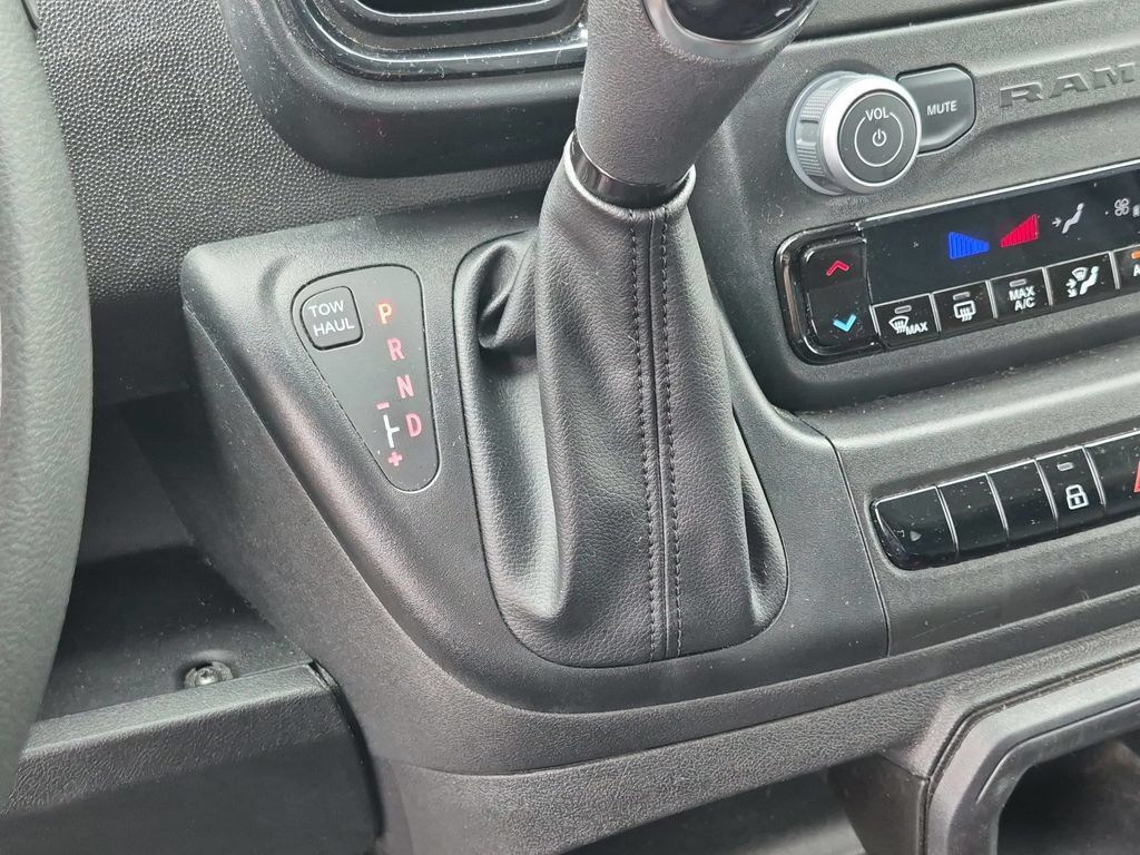Used 2025 RAM ProMaster 2500 w/ U-Haul Equipment Group FWD image 14