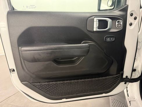 Used 2024 Jeep Gladiator Sport image 27