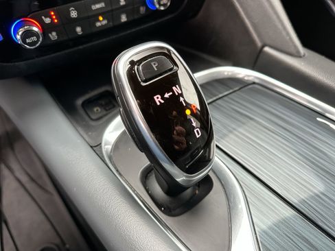 Used 2020 Buick Enclave Premium w/ LPO, Luxury Package image 19