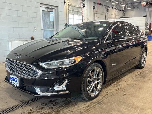 Used 2019 Ford Fusion Titanium image 38