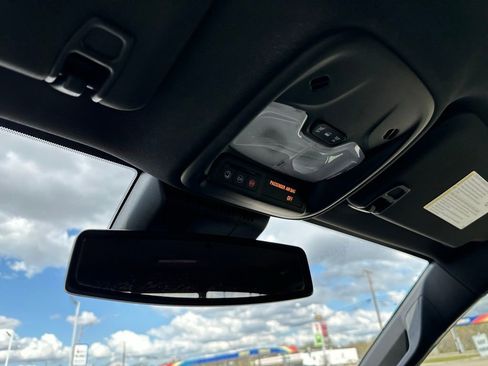 Used 2024 Chevrolet Colorado LT w/ LT Convenience Package II image 32