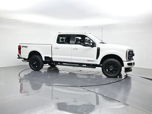New 2026 Ford F250 Lariat w/ Black Appearance Package AWD/4WD image 4
